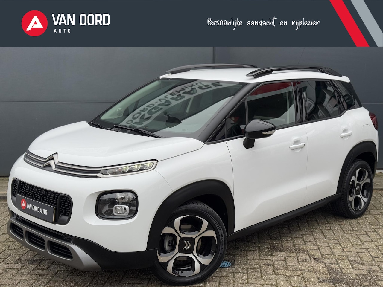 Citroën C3 Aircross - 1.2 Shine / 100 % Onderhoud / Trekhaak - AutoWereld.nl