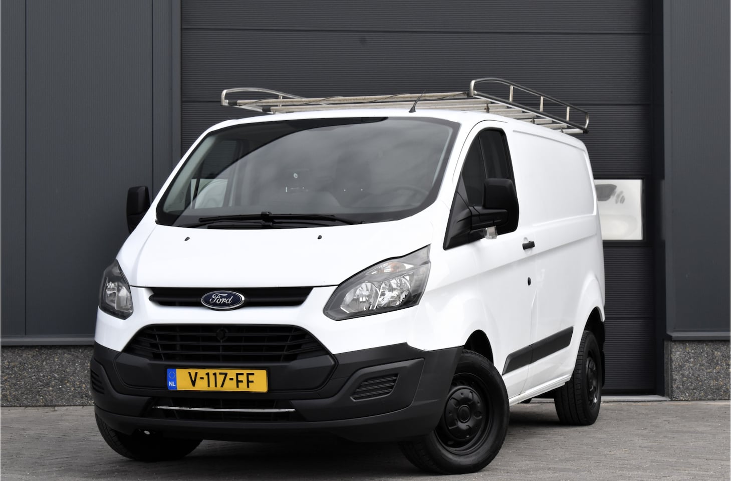 Ford Transit Custom - 270 2.0 TDCI L1H1 Economy Edition Euro 6  Trekhaak Airco 3p - AutoWereld.nl