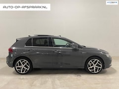 Volkswagen Golf - 1.5 eTSI R-Line Pano Automaat Navi PDC Stoelverwarming