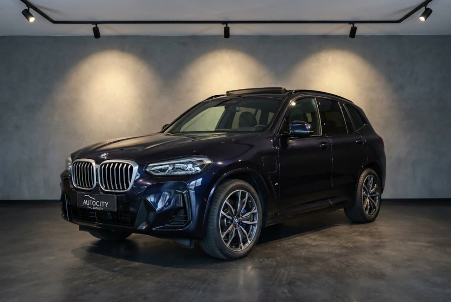 BMW X3 - xDrive 30e M Sport Pano l 360 Camera l HUD l Leder l VOL OPTIES - AutoWereld.nl