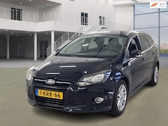Ford Focus Wagon - 1.0 Titanium NAVI PSENSOR CRUISE TREKHAAK 2 X SLEUTELS