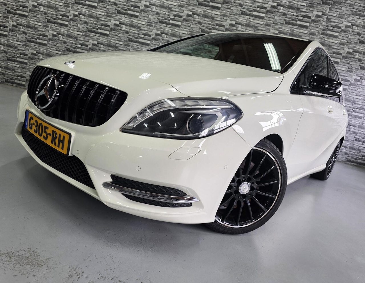 Mercedes-Benz B-klasse - 250 Prestige AMG Line *Automaat*Trekhaak*! - AutoWereld.nl