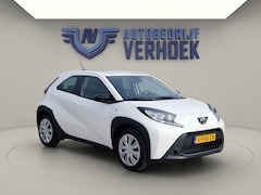 Toyota Aygo X - 1.0 VVT-i MT Play NL Auto - All Season Banden - Carplay