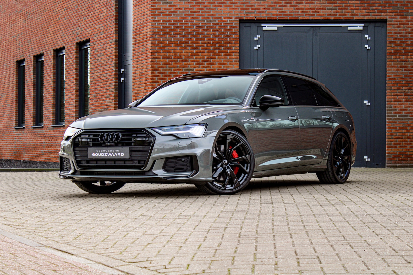 Audi A6 Avant - 55 TFSI e quattro Competition | Individual Chronosgrijs | Softclose | Nachtzicht | Pano | - AutoWereld.nl