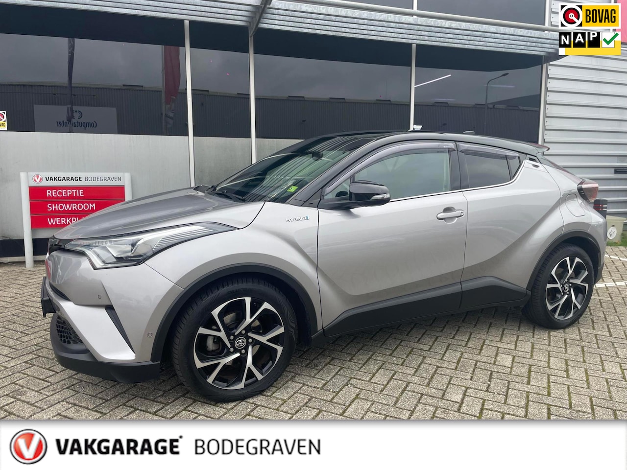 Toyota C-HR - 1.8 Hybrid Bi-Tone Plus 1.8 Hybrid Bi-Tone Plus - AutoWereld.nl