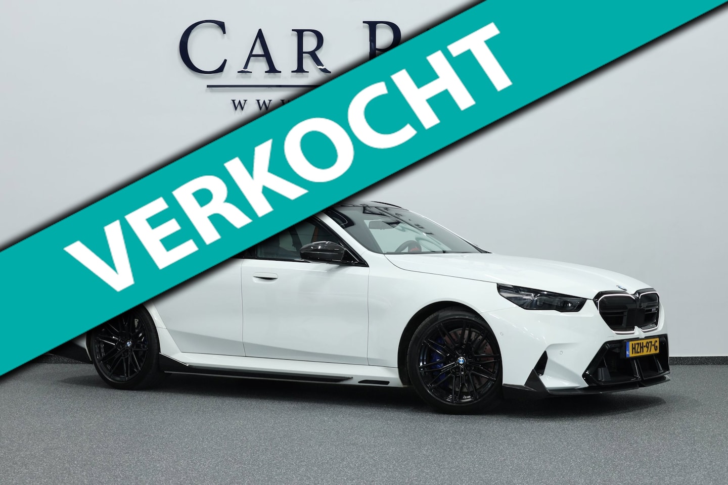 BMW 5-serie Touring - M5 727+PK BTW/AKRAPOVIC/CARBON M-PERFORMANCE/21" LMV/BOWERS & WILKINS/PANO/HUD/ACC/ECC/FAB - AutoWereld.nl