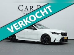 BMW 5-serie Touring - M5 727+PK BTW/AKRAPOVIC/CARBON M-PERFORMANCE/21" LMV/BOWERS & WILKINS/PANO/HUD/ACC/ECC/FAB