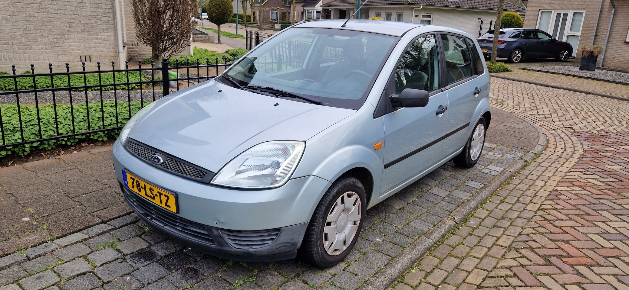 Ford Fiesta - 1.4-16V Ambiente - AutoWereld.nl