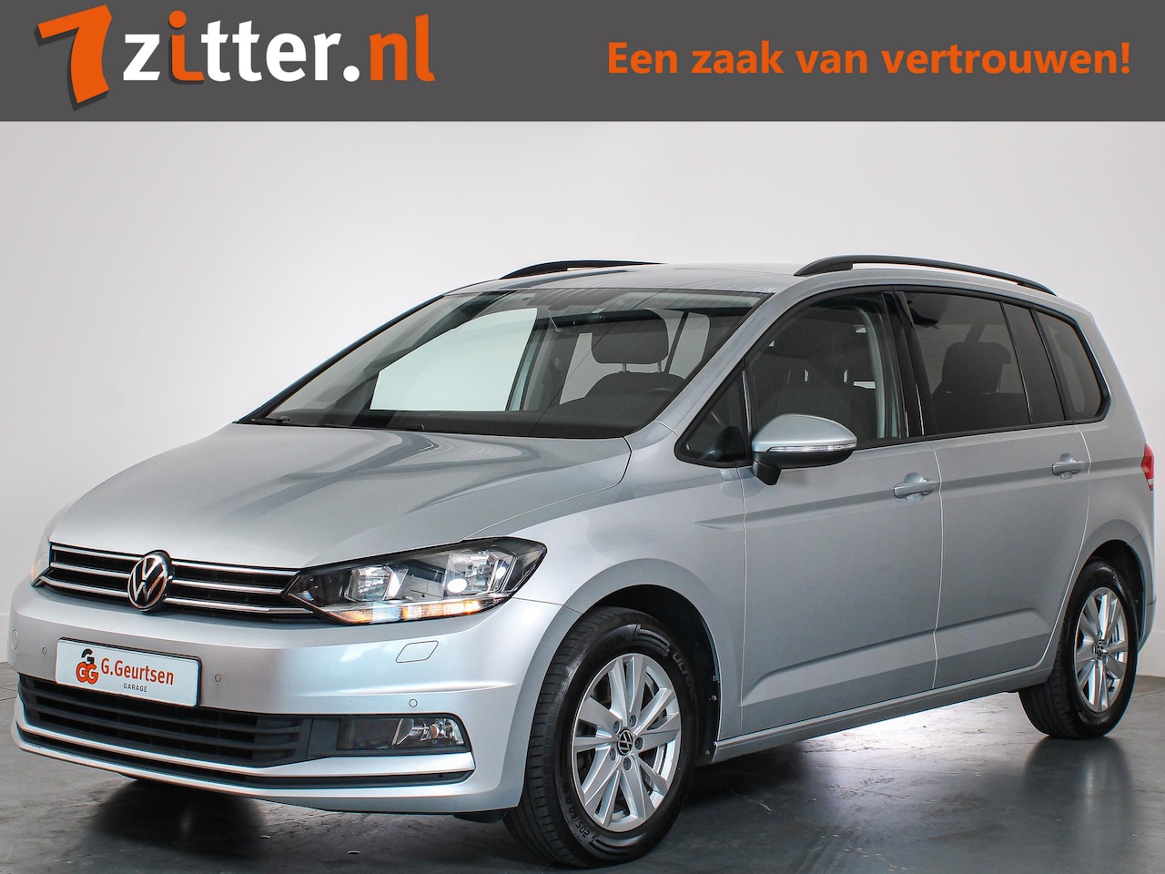 Volkswagen Touran - 1.5 TSI Comfortline Business 7-Persoons, Trekhaak, ACC, Digitale cockpit, Camera, Stoelver - AutoWereld.nl
