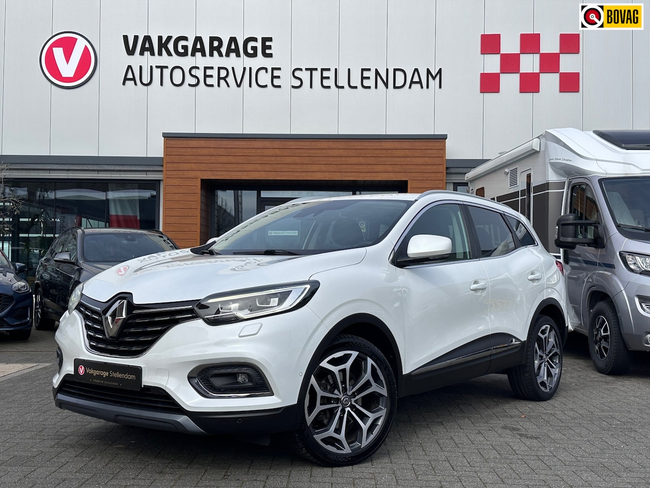 Renault Kadjar - 1.3 TCe Intens|160pk|Afn Trekhaak|Stoelverw|Camera|19 Inch|Climate Control - AutoWereld.nl