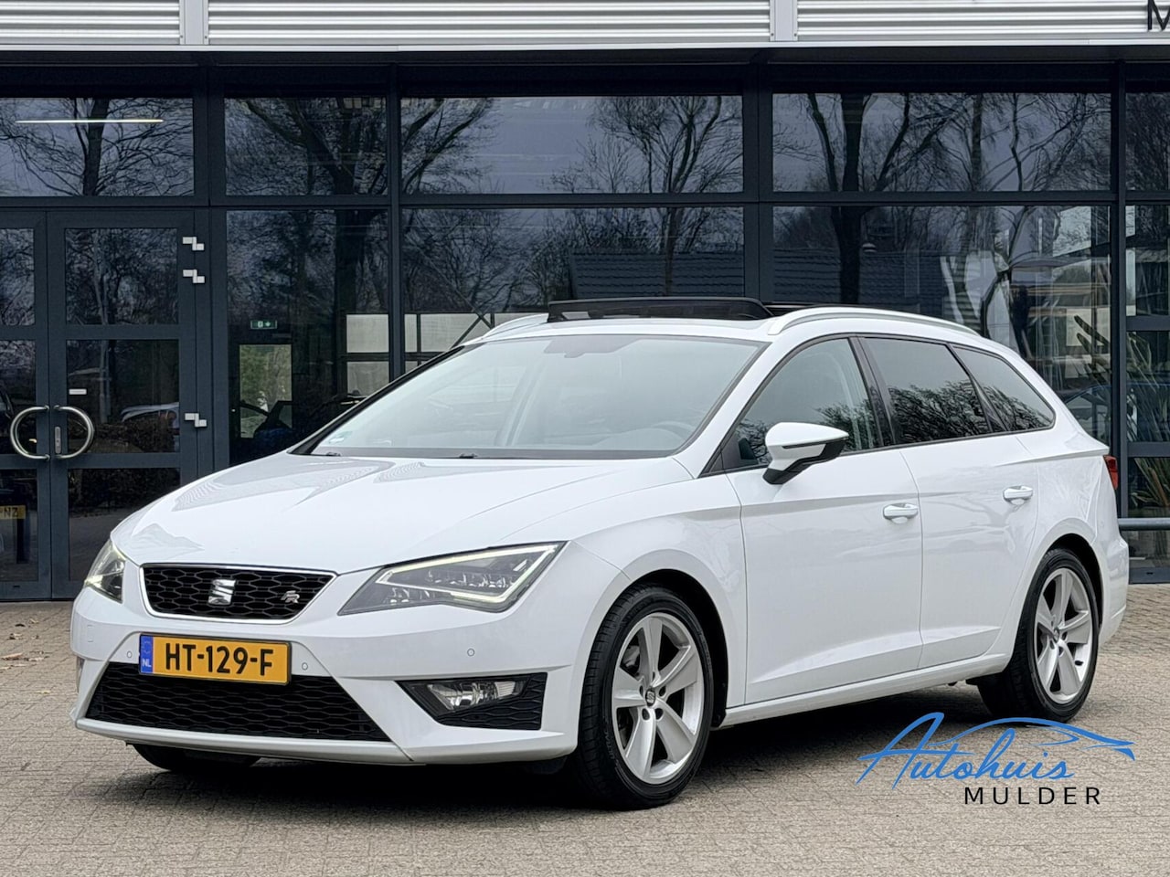 SEAT Leon ST - 1.4 EcoTSI FR Connect | Pano | 150PK | Led | Trekhaak - AutoWereld.nl