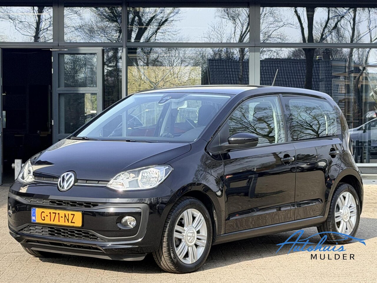 Volkswagen Up! - 1.0 BMT high up! | Airco | Cruise Control | PDC | Licht Metaal - AutoWereld.nl