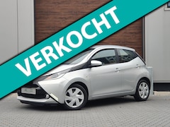 Toyota Aygo - 1.0 VVT-i X-PLAY / NAVI / CAMERA / AUTOMAAT