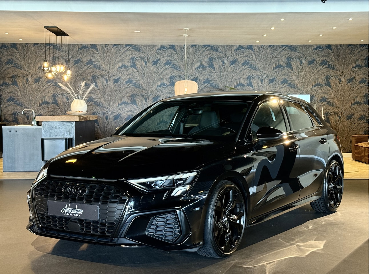 Audi A3 Sportback - 3x S-Line I Pano I RS I Black on Black - AutoWereld.nl