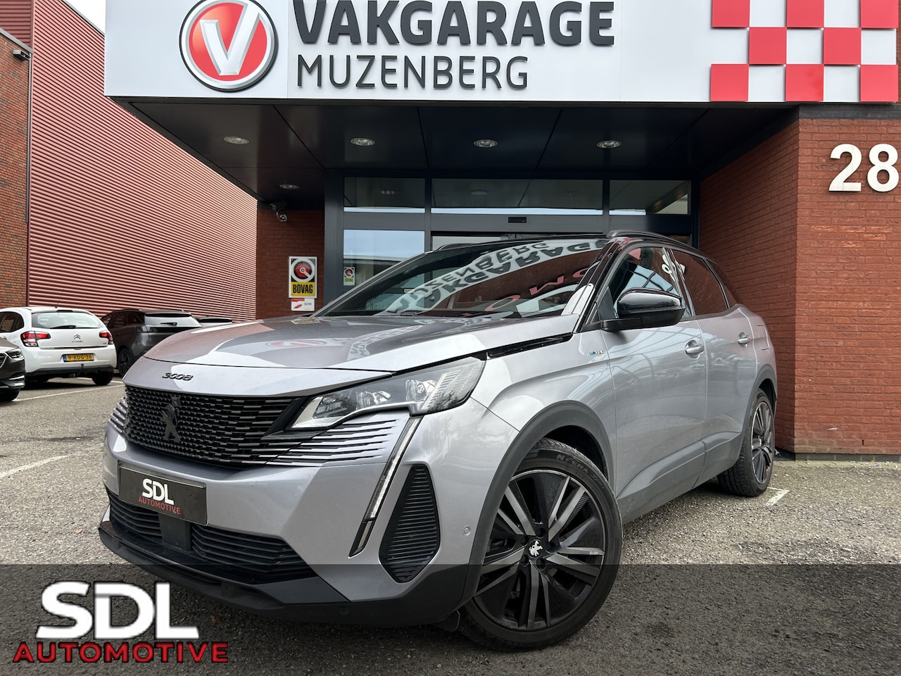 Peugeot 3008 - 1.6 HYbrid 225 GT BLACK PACK // PANO/SCHUIFKANTELDAK // ADAPTIVE CRUISE // FULL LED // FOC - AutoWereld.nl