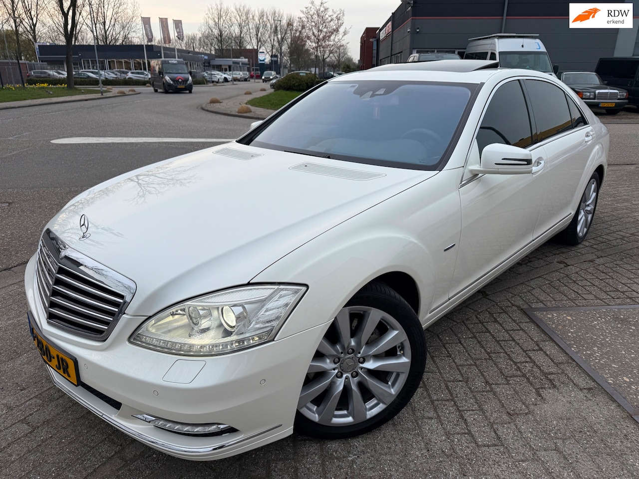 Mercedes-Benz S-klasse - S400 LANG 2009 309PK BOM-VOL DAK YOUNGTIMER CARPLAY - AutoWereld.nl