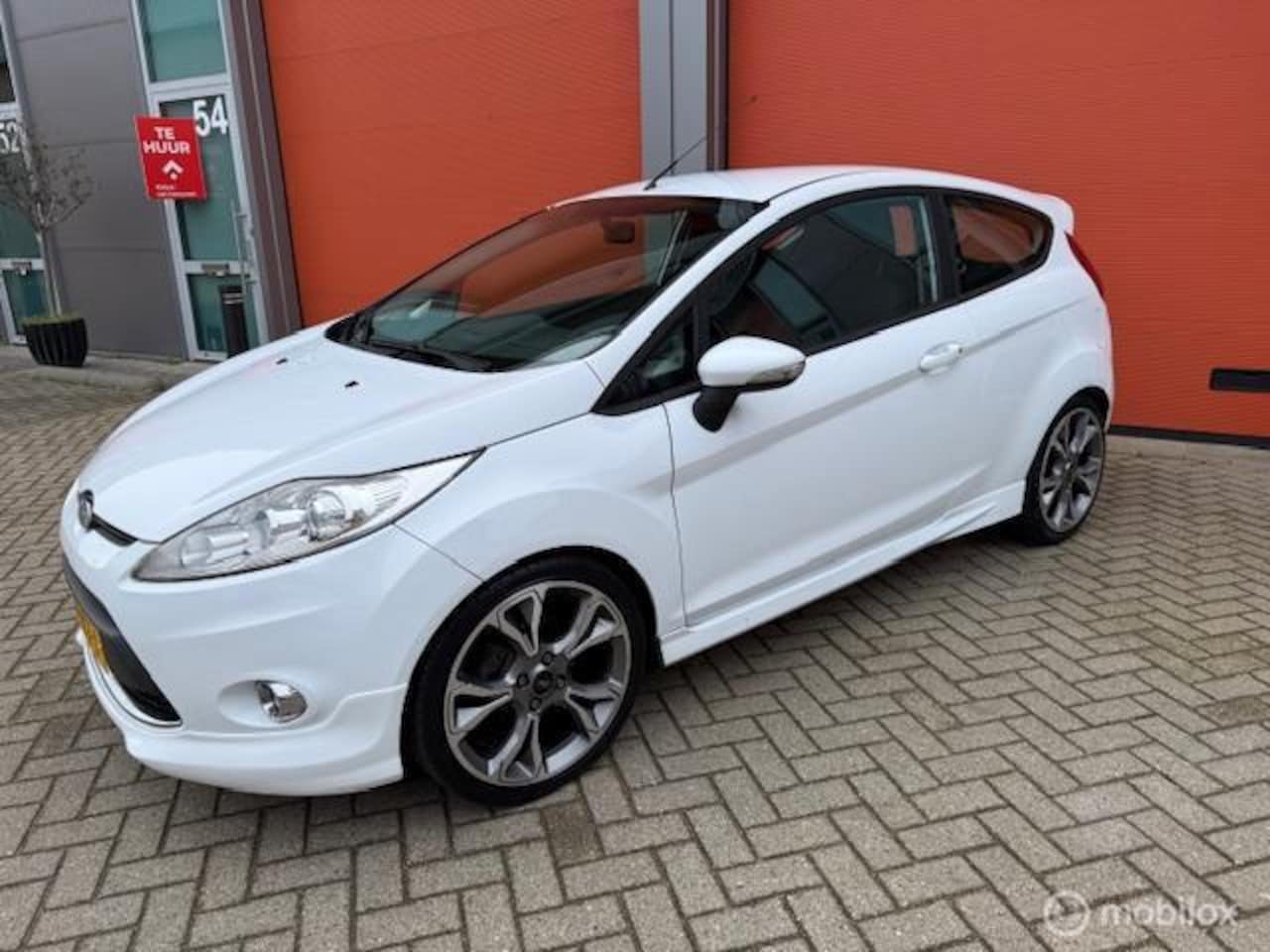 Ford Fiesta - 1.6 SPORT 126.000 KM NAP NL AUTO 120 PK - AutoWereld.nl