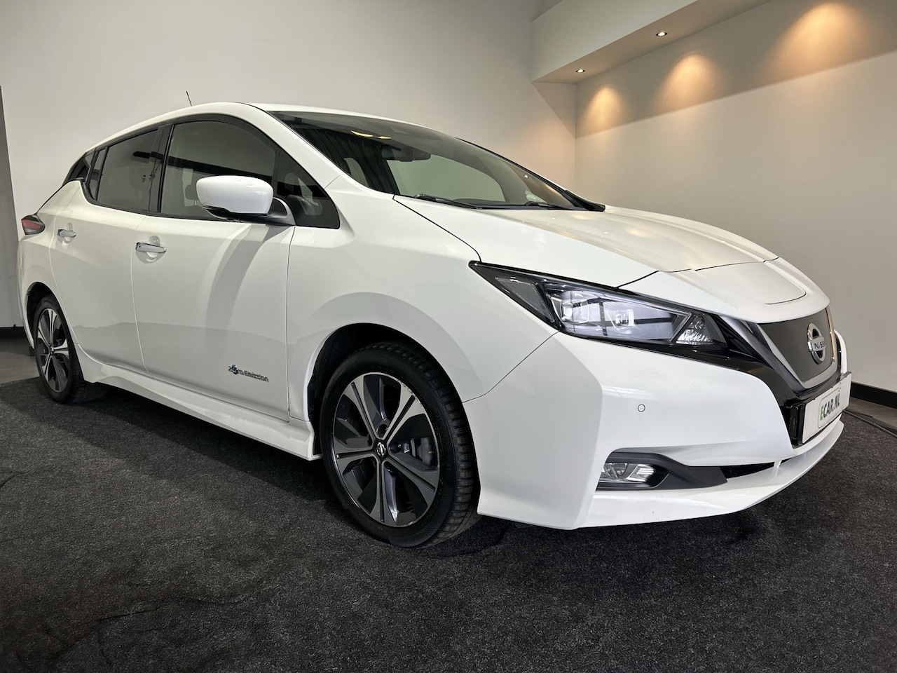 Nissan LEAF - Tekna 40 kWh | Bose speakers | half leder interieur - AutoWereld.nl