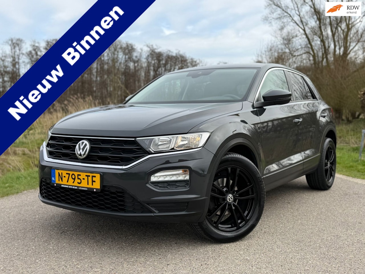 Volkswagen T-Roc - 1.0 TSI / Airco / Achteruitrij Camera / Keurige Auto / LM-Velgen R18 / - AutoWereld.nl