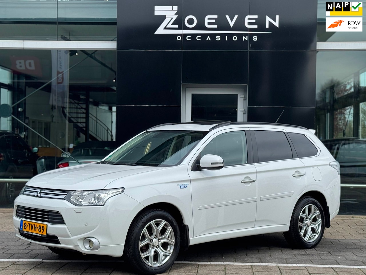Mitsubishi Outlander - 2.0 PHEV instyle 2.0 PHEV Instyle+ - AutoWereld.nl
