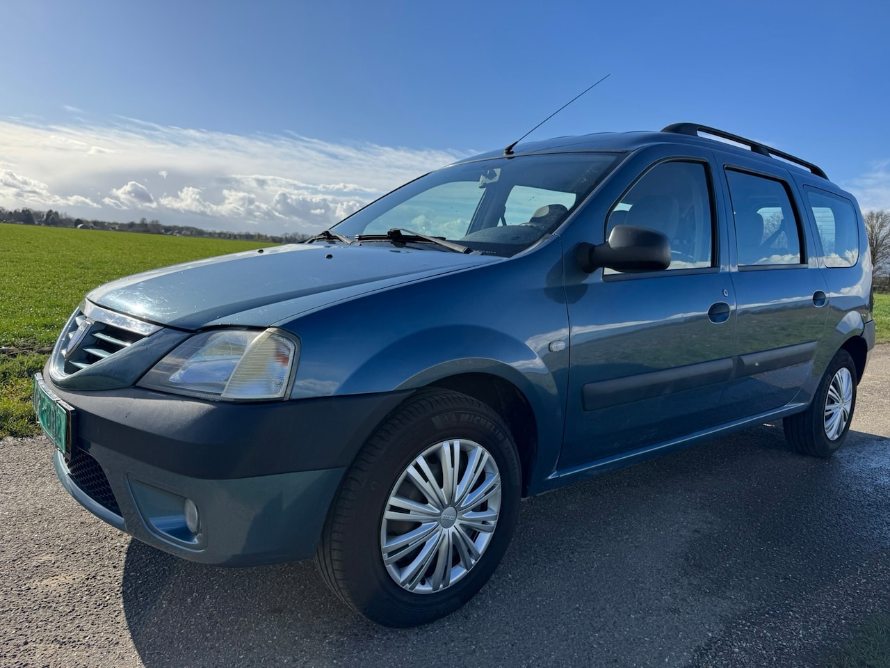 Dacia Logan MCV - 1.6-16V Lauréate 1.6-16V Lauréate|nieuwe apk| - AutoWereld.nl