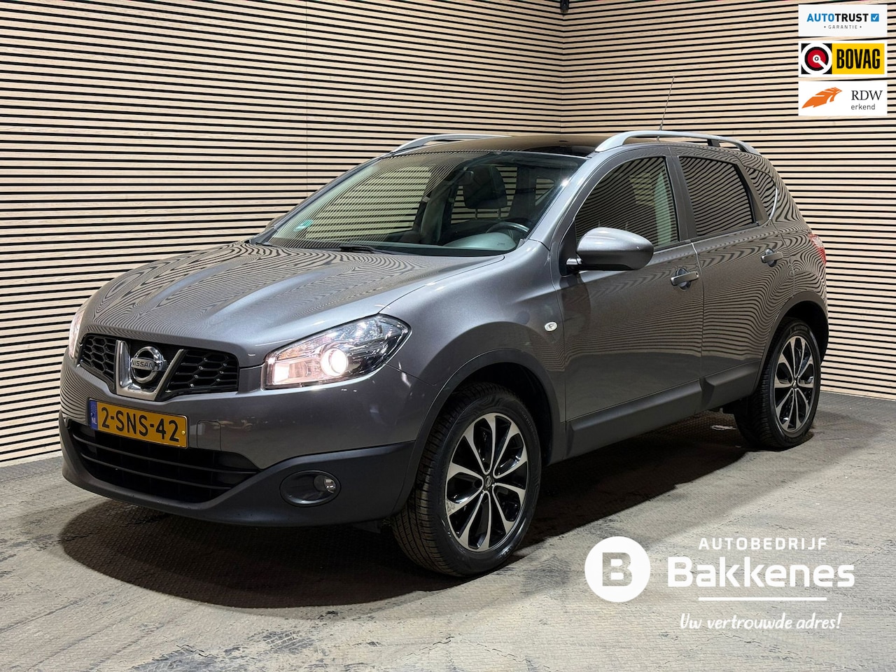 Nissan Qashqai - 1.6 Connect Edition | Airco | Cruise | Camera | Trekhaak - AutoWereld.nl