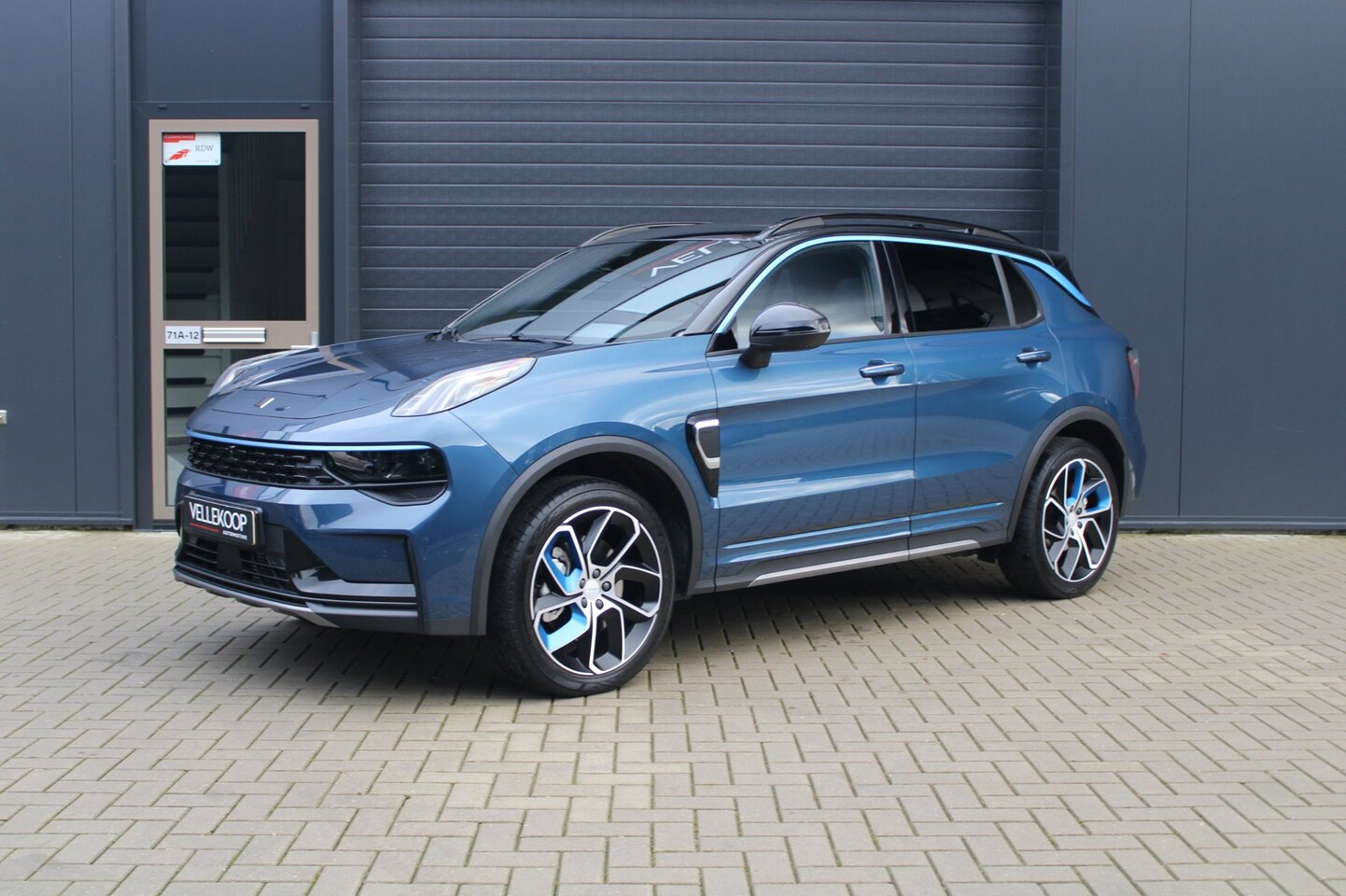 Lynk & Co 01 - 1.5 PHEV | Pano | Zwarte hemel | Adaptive Cruise | Keyless | Stuurverwarming | Infinity | - AutoWereld.nl