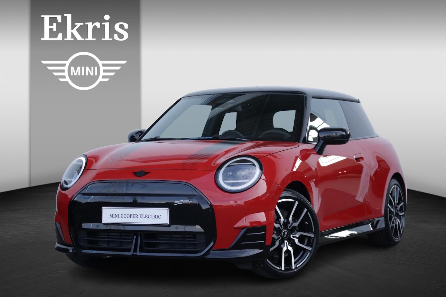 MINI Mini-Electric - Cooper SE John Cooper Works Trim | Pakket L | Panoramadak | Sportstuur | Harman Kardon - AutoWereld.nl
