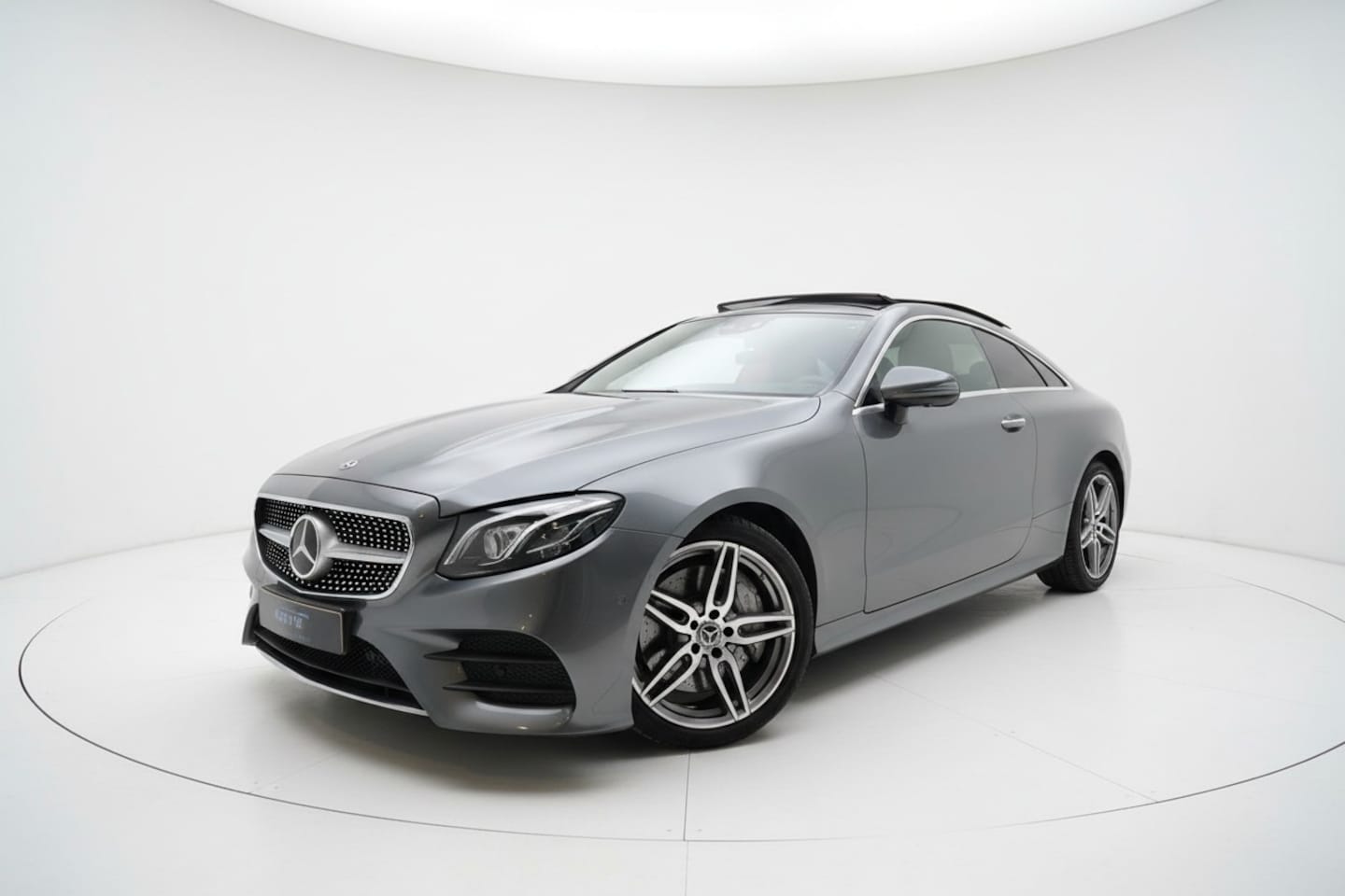 Mercedes-Benz E-klasse Coupé - 300 AMG PANO WIDESCREEN 360 - AutoWereld.nl