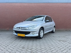 Peugeot 206 - 1.4 Génération / Nap / Airco / Cruise / Leuke auto