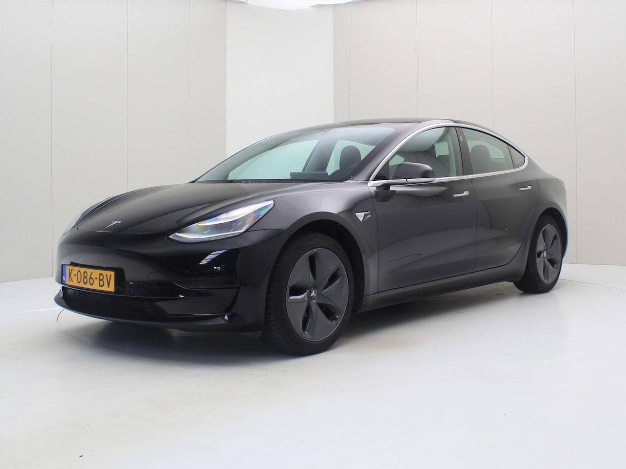 Tesla Model 3 - Standard RWD Plus 93% SoH [ LFP-ACCU+AUTOPILOT+60 kWh+PREMIUM AUDIO ] - AutoWereld.nl