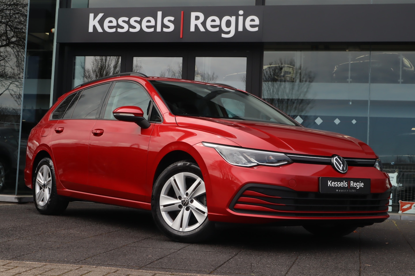 Volkswagen Golf Variant - 1.5 eTSI Life Keyless ACC Blis Stoel/Stuurverwarming Sfeer CarPlay Sensoren Navi - AutoWereld.nl
