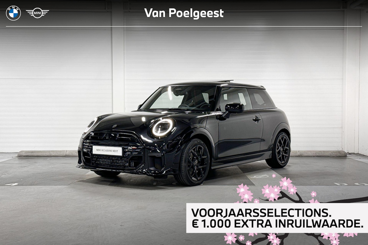 MINI Cooper - C | John Cooper Works Uitvoering | Pakket M | 17" John Cooper Works Sprint Spoke Black - AutoWereld.nl