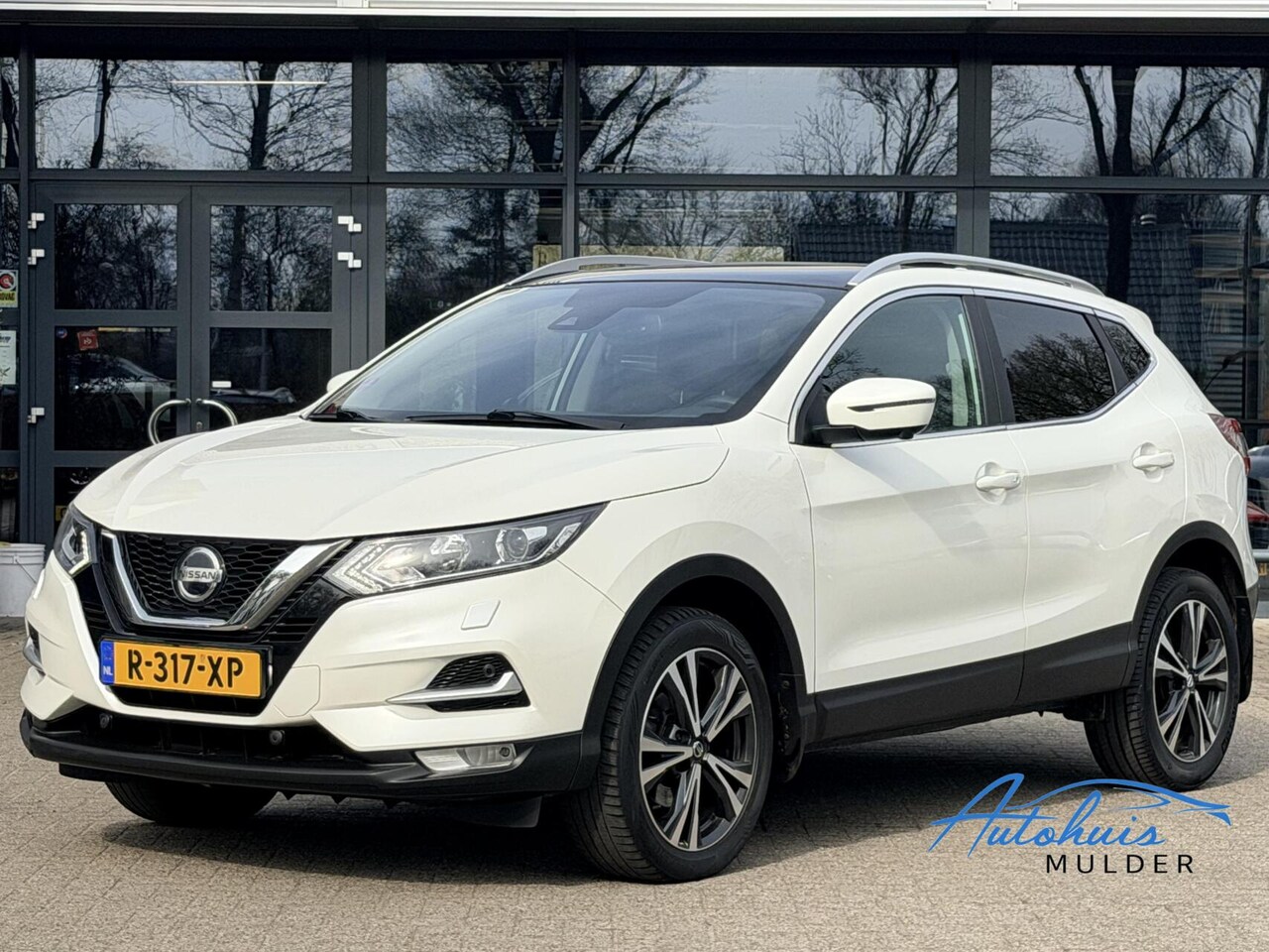 Nissan Qashqai - 1.3 DIG-T Business Edition | Panoramadak | Trekhaak | Apple CarPlay | Airco - AutoWereld.nl