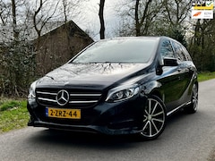 Mercedes-Benz B-klasse - 180 Prestige | Leder + Navi + Cruise + Trekhaak Nu € 12.450,