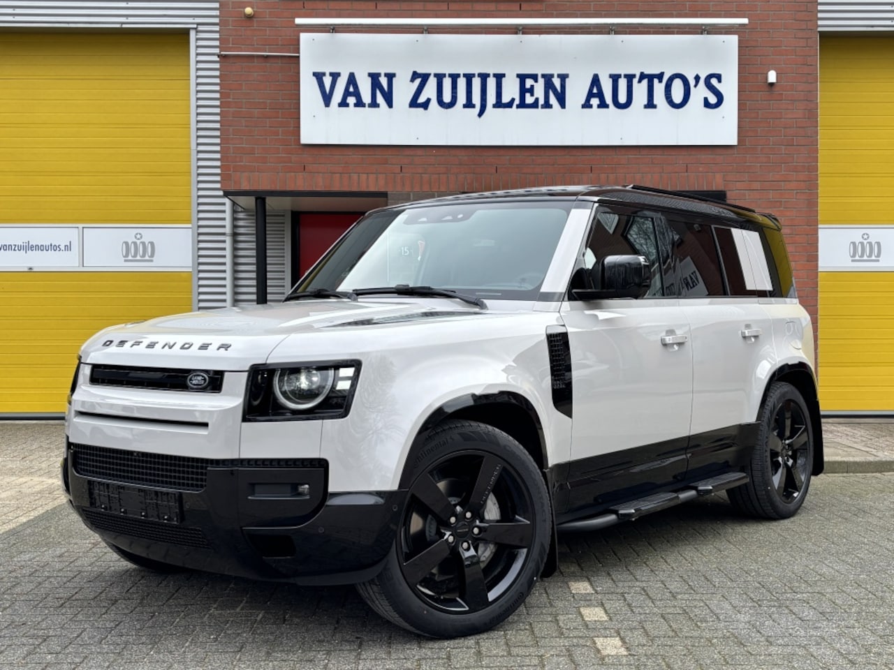 Land Rover Defender 110 - Landrover X-Dynamic HSE Black Urban Head-up 22'' Trekhaak BTW - AutoWereld.nl