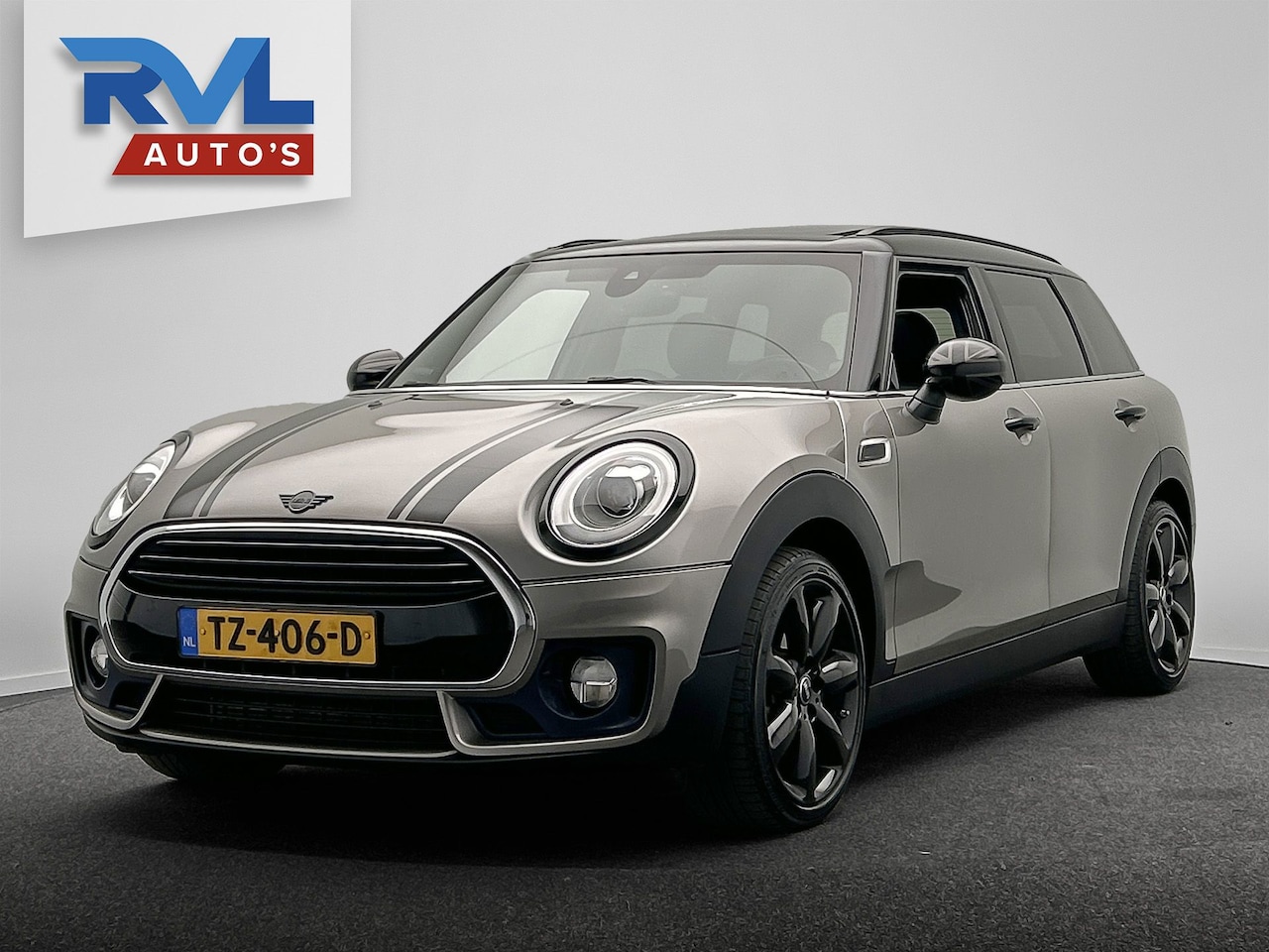 MINI Clubman - Mini 1.5 Cooper John Cooper Works | Pano/Dak | Leder | Stoelverwarming | Climate/Control - AutoWereld.nl