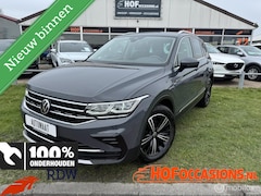 Volkswagen Tiguan - 1.5 TSI Elegance Highline IQLIGHT/TREKHAAK/VIRTUAL