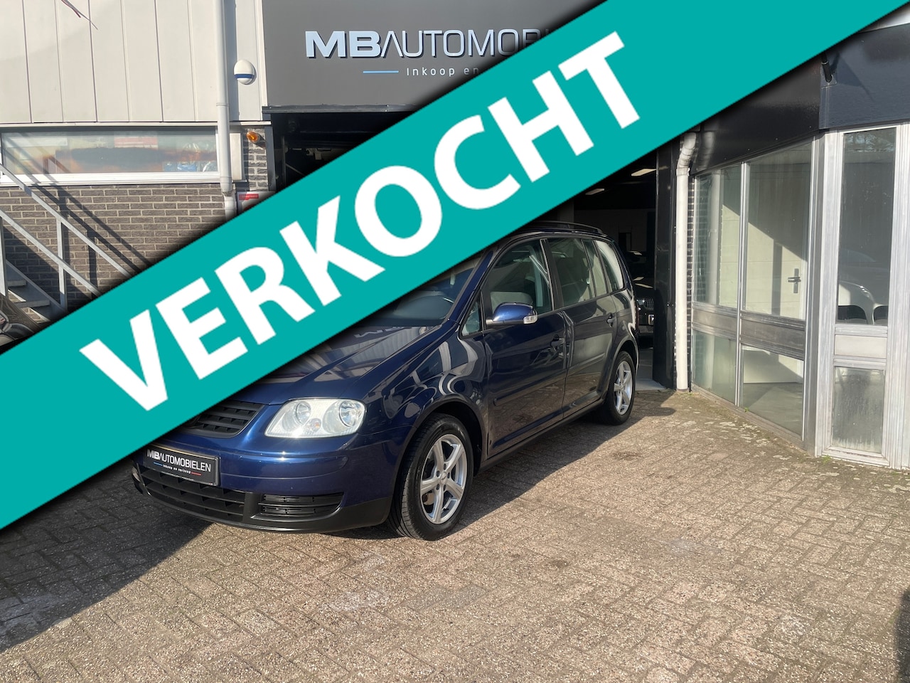 Volkswagen Touran - 1.6 Business/APK/Trekhaak/LM Velgen/NAP/Airco-Nette Auto! - AutoWereld.nl