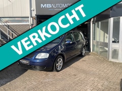 Volkswagen Touran - 1.6 Business/APK/Trekhaak/LM Velgen/NAP/Airco-Nette Auto