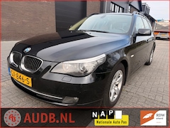 BMW 5-serie Touring - 523i Business Line| VOL LEDER| PANO|