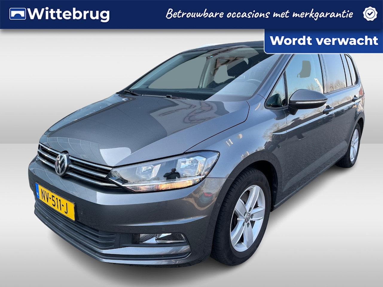 Volkswagen Touran - 1.4 TSI Comfortline Business / Navigatie / App connect / Camera / Parkeersensoren V+A / Cl - AutoWereld.nl