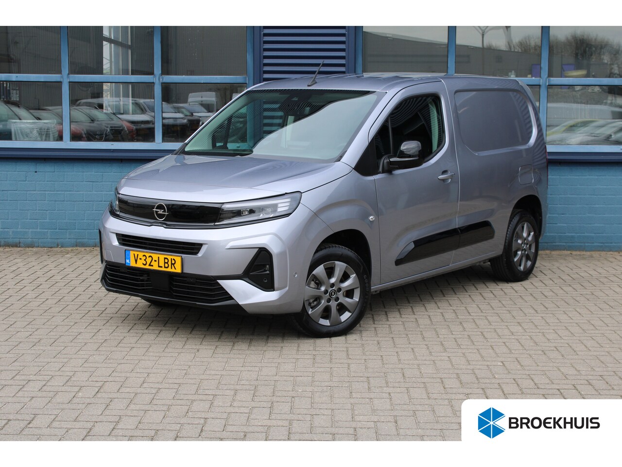 Opel Combo - 130 PK AUTOMAAT 3-ZITS | CAMERA + DIGITALE SPIEGEL | LED KOPLAMPEN | 10" SCHERM + DRAADLOO - AutoWereld.nl