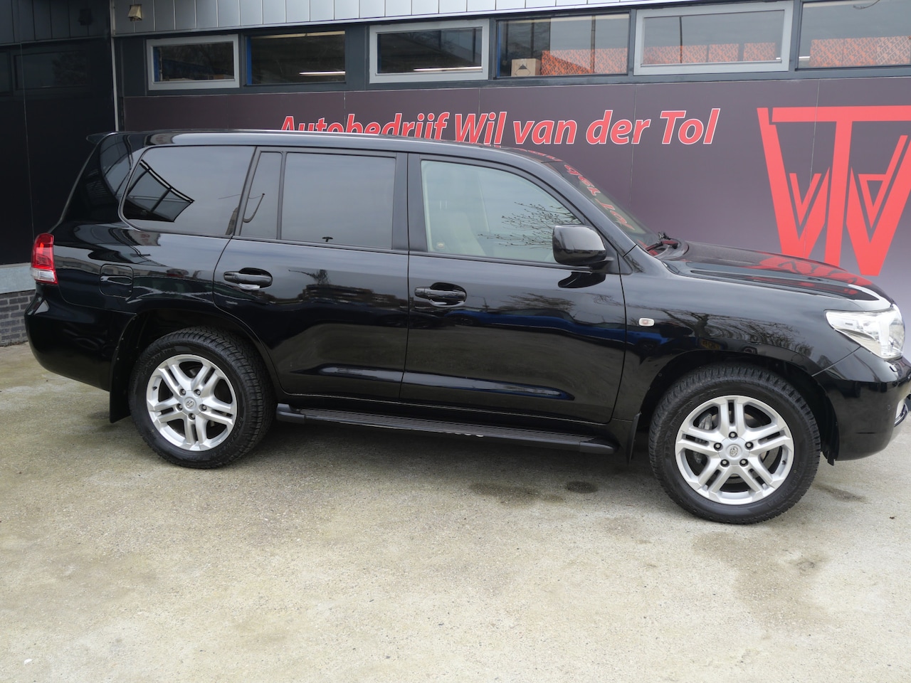 Toyota Land Cruiser V8 - 4.5 D-4D EXECUTIVE 7P. | OPEN DAK | 1e EIGENAAR | CAMERA | GEEN TREKHAAK!! - AutoWereld.nl