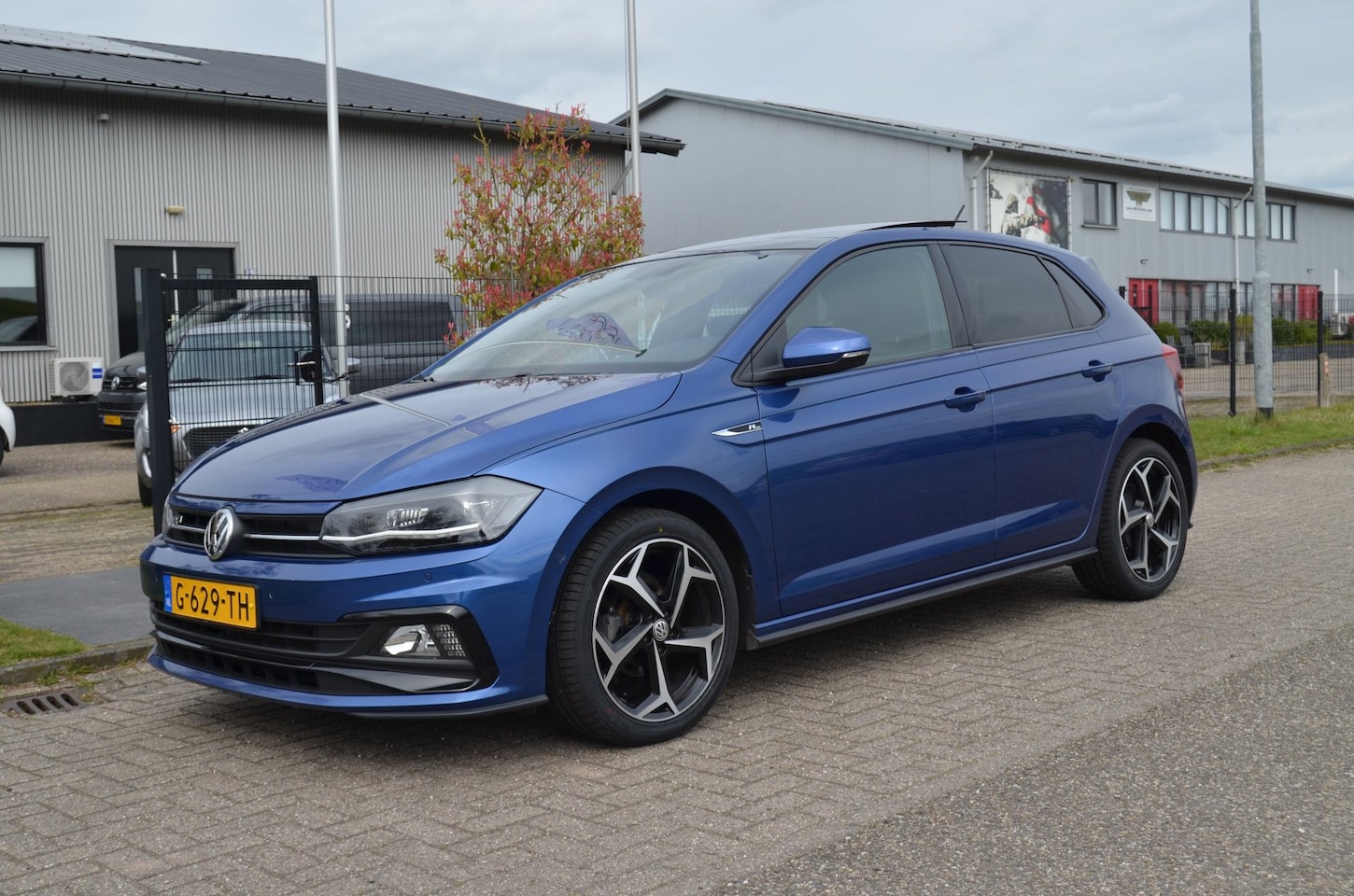 Volkswagen Polo - 1.0 TSI Highline 2x R-line|Panaroma|Camera|PDC - AutoWereld.nl