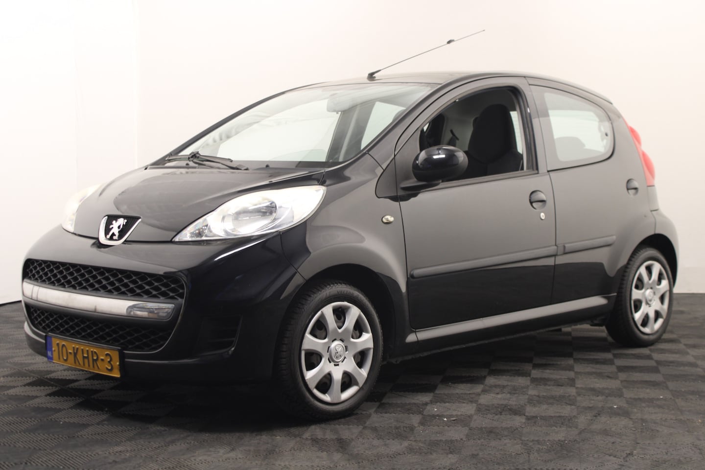 Peugeot 107 - 1.0-12V Sublime 1.0-12V Sublime - AutoWereld.nl