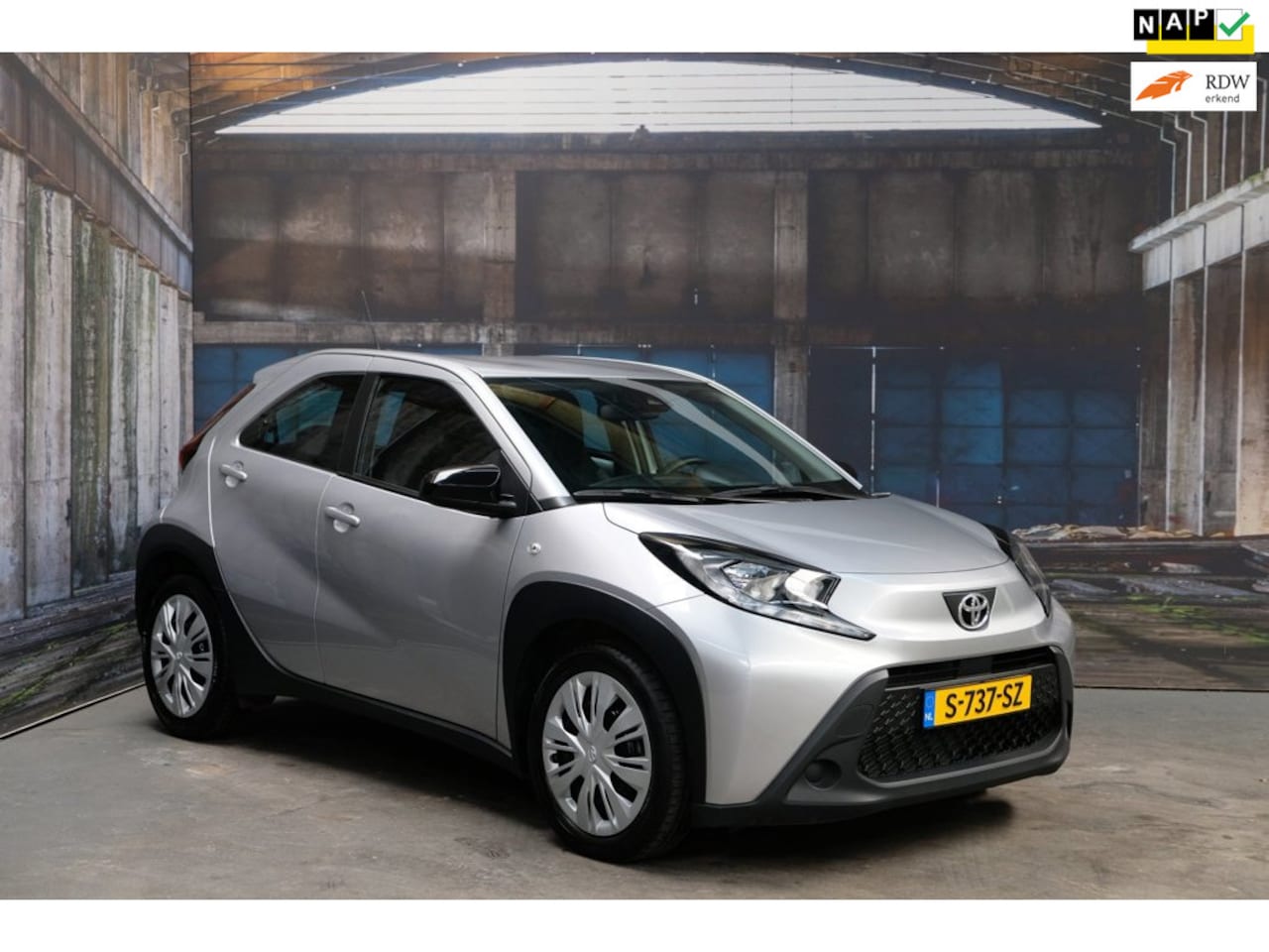 Toyota Aygo X - 1.0 VVT-i MT play 1.0 VVT-i MT Play - AutoWereld.nl