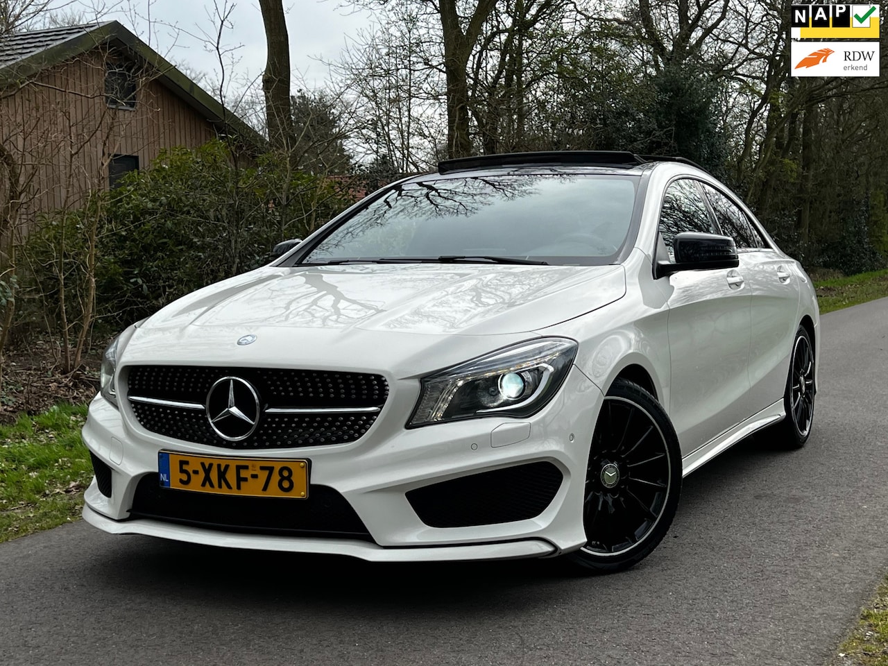 Mercedes-Benz CLA-Klasse - 200 AMG | Pano + Kuipstoelen + Cruise Nu € 14.975,-!!! - AutoWereld.nl