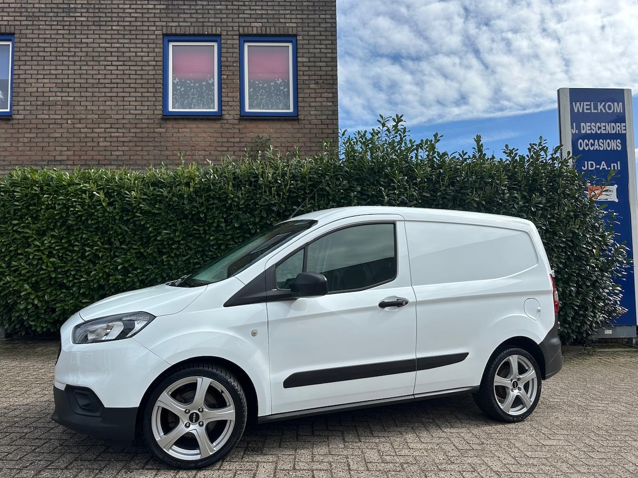 Ford Transit Courier - 1.0 Ambiente Start&Stop Marge,Airco, Elec.Pakket, Lmv, Pdc!!!! - AutoWereld.nl