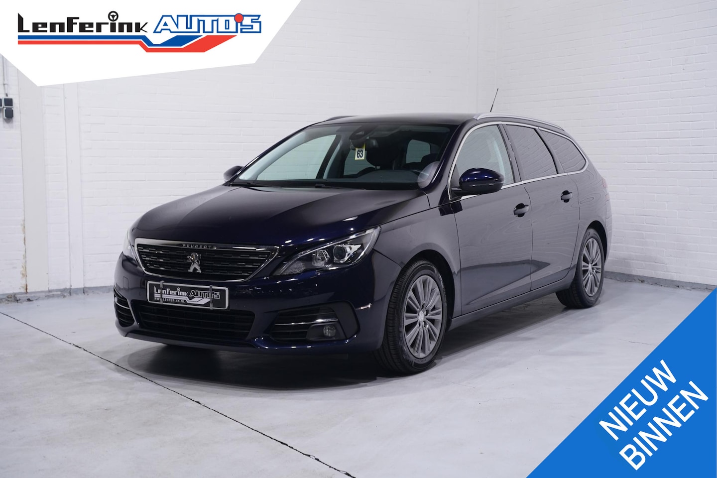 Peugeot 308 SW - 1.2 PureTech Blue Lease Premium NAP Navi Clima Panodak Camera Leder/stof - AutoWereld.nl